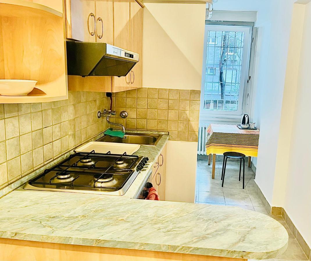 Ferienwohnung Bauhaus Flat In Amazing Location Budapest Exterior foto